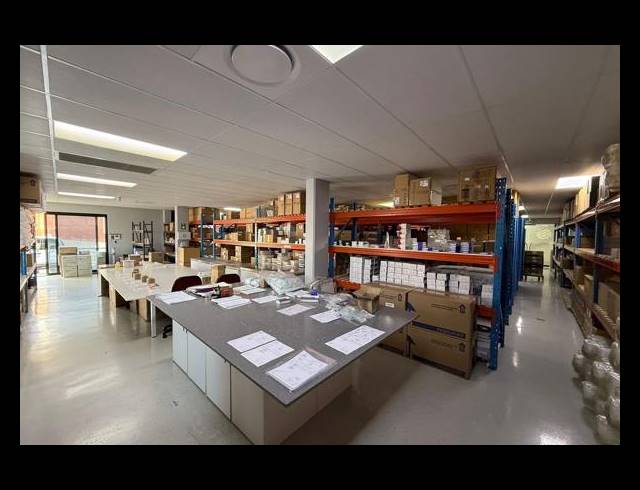 347M² BUILDING FOR SALE IN ALLEN'S NEK
